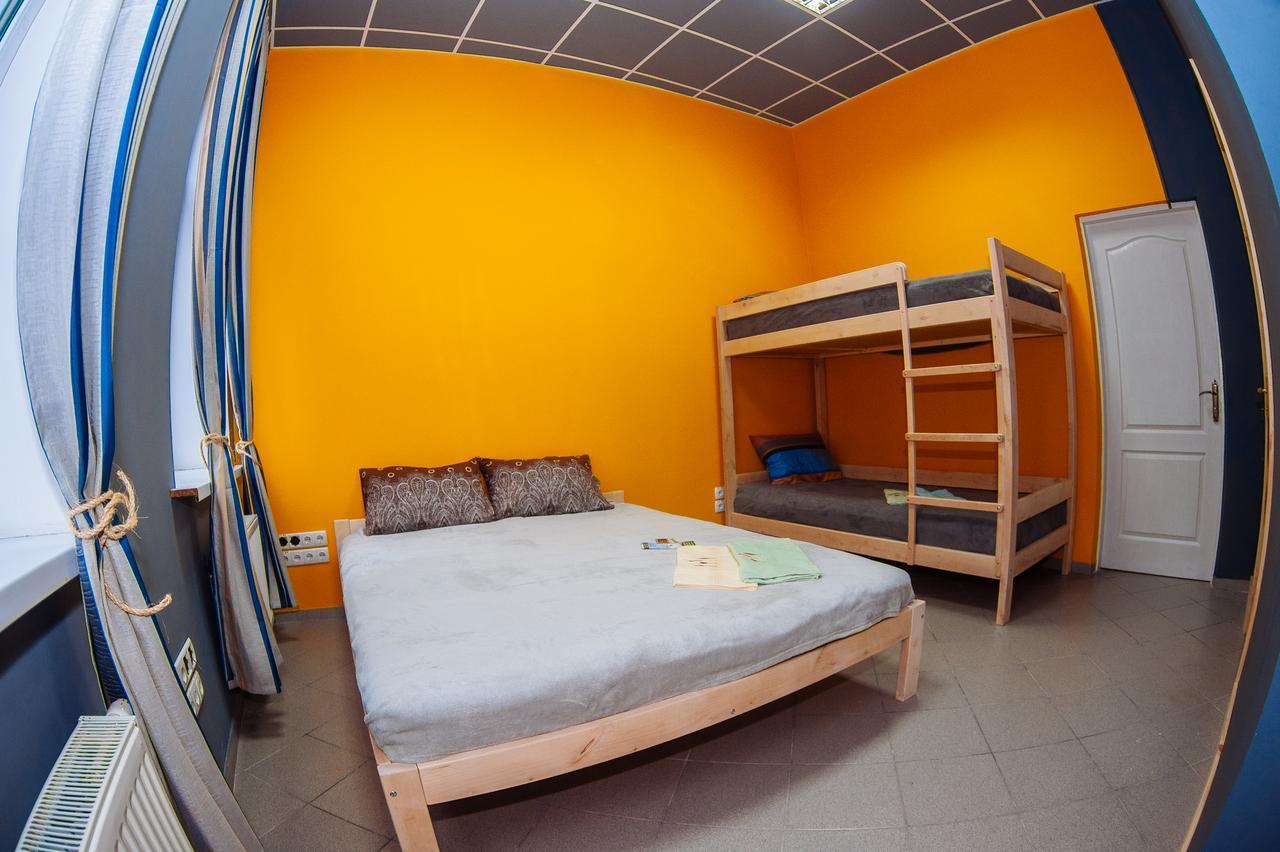 Papa'S Albergue Cherníhiv Exterior foto
